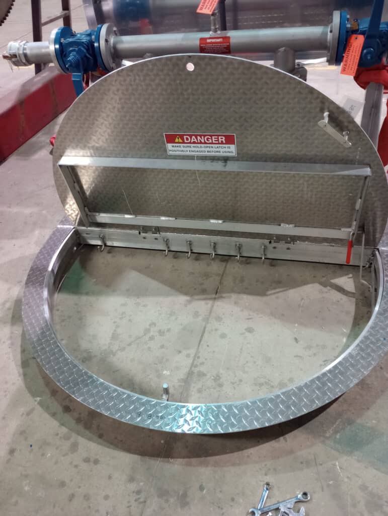 TopVault S showing the round hatch option.